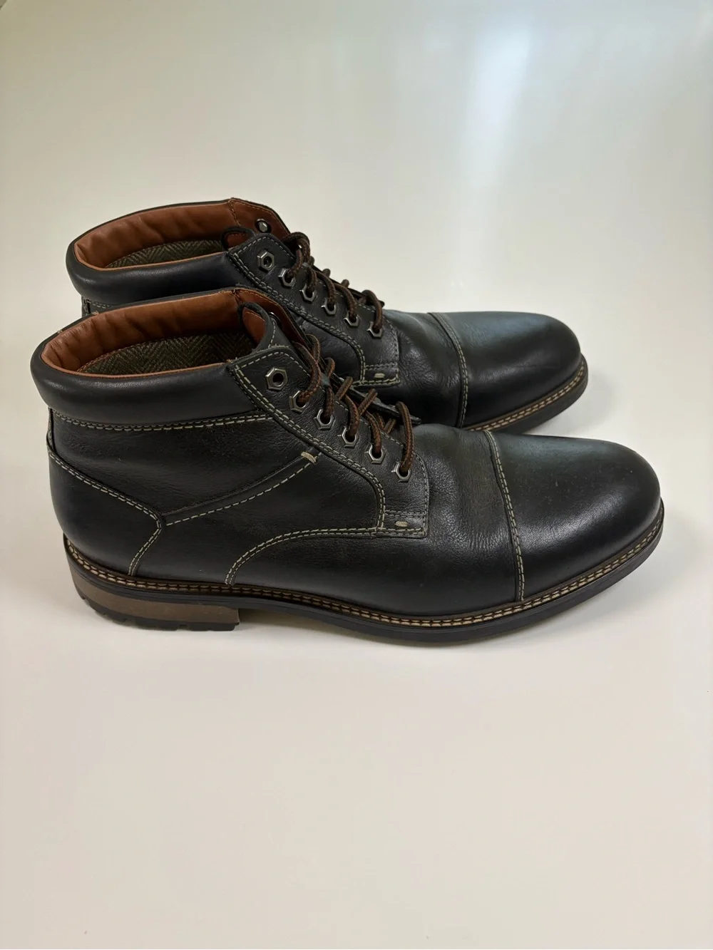 (Like New)  Men’s Black Leather Chukka Boots with Contrast Stitching.